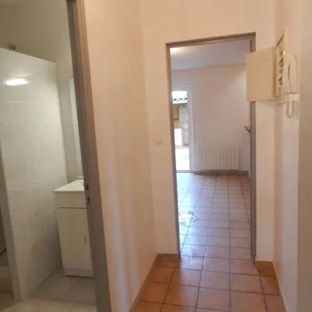 F3 Hoche 2 Eme Etage * Coursan